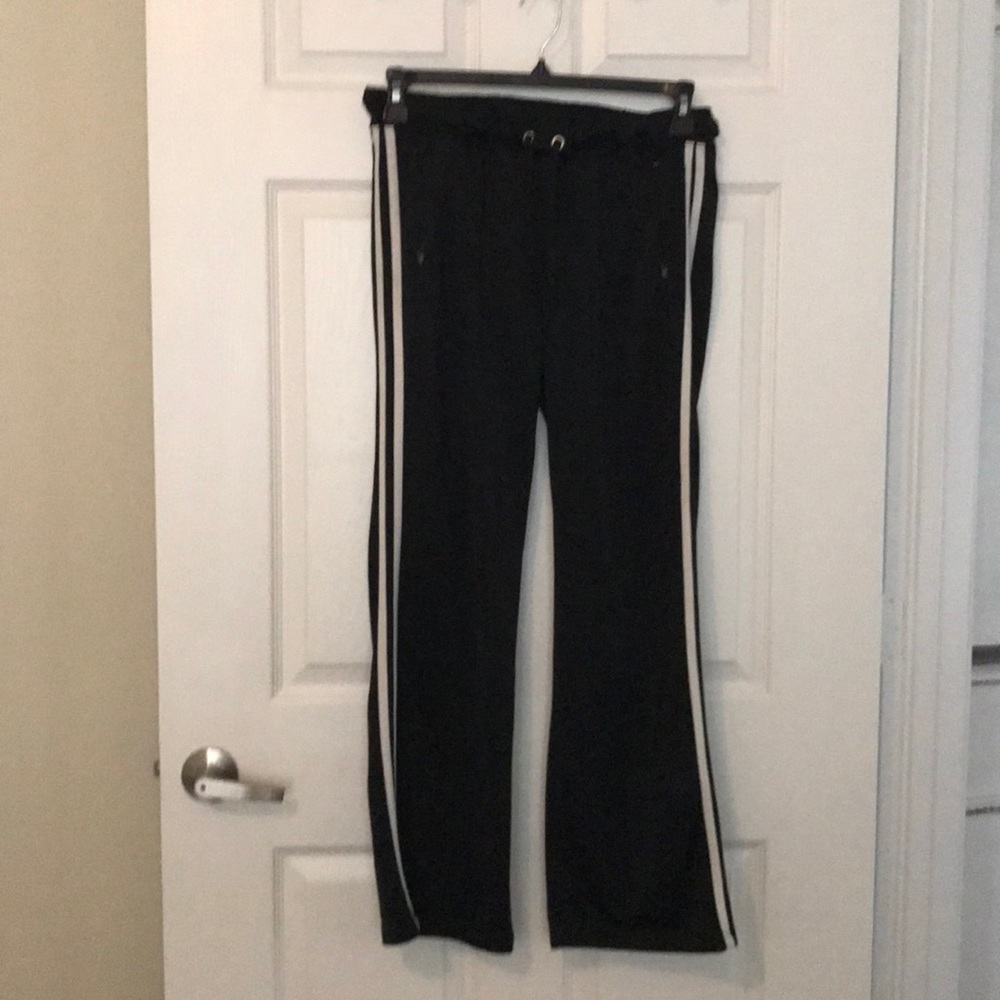 Cute comfy active wear Size Medium 💜